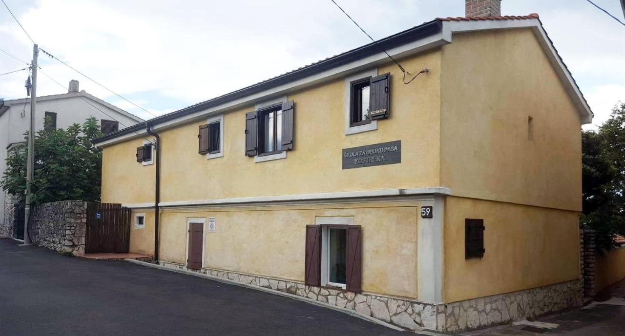 Ela, Rijeka Appartement *